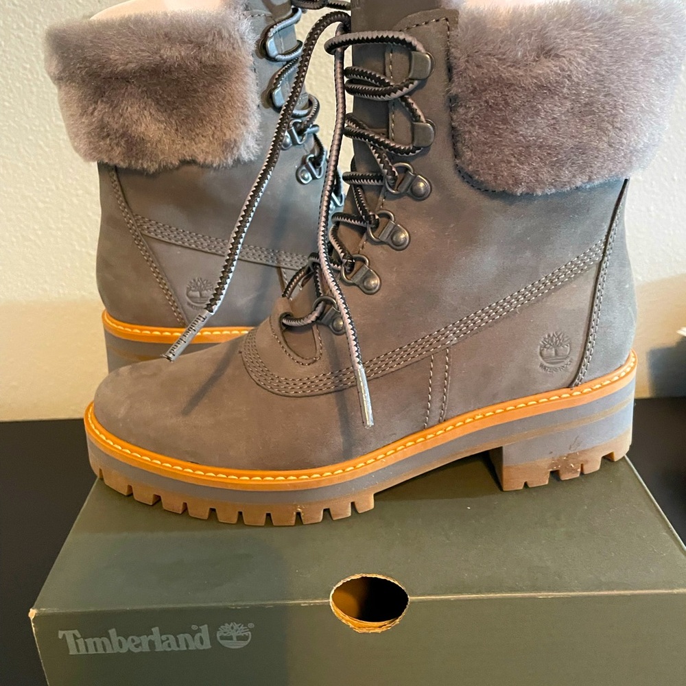 Timberland Courmayeur Valley shearling New boots, medium grey Nubuck  size 8